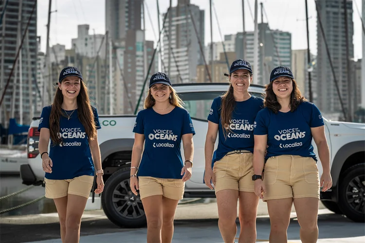 As tripulantes: Jessyca Lopes, Katharina Grisotti, Thamys Trindade e Marília Nagata integram a expedição (Laura Campanella / Voz dos Oceanos/Divulgação)