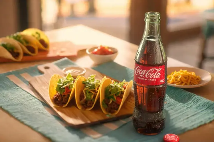 Coca-Cola será uma das primeiras empresas a utilizar o 3D generativo em suas campanhas de marketing globais (Reprodução/YouTube)