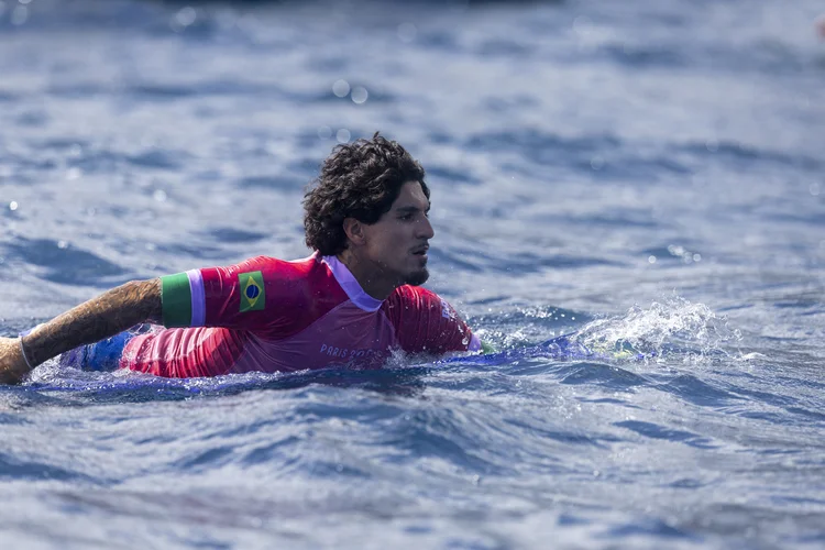 Gabriel Medina, surfista disputa medalha nos Jogos Olímpicos de Paris (Ed Sloane / POOL /AFP)