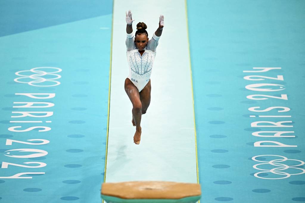 Quanto Rebeca Andrade ganhou com a medalha de prata nas Olimpíadas?