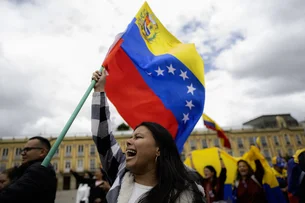 Conselho Nacional da Venezuela entrega atas eleitorais para a Justiça