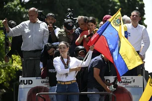 Imagem referente à matéria: Oposição venezuelana pede que militares e policiais 'fiquem ao lado do povo'