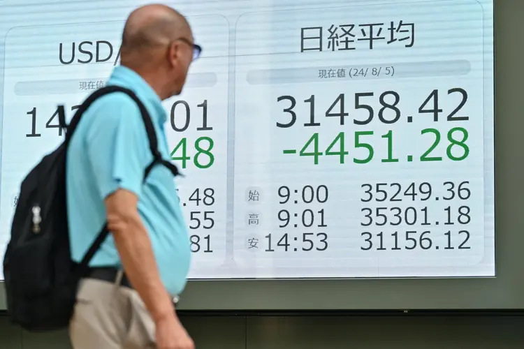 Bolsa na Japão foi uma das mais afetadas na segunda-feira (Richard A. Brooks /AFP)