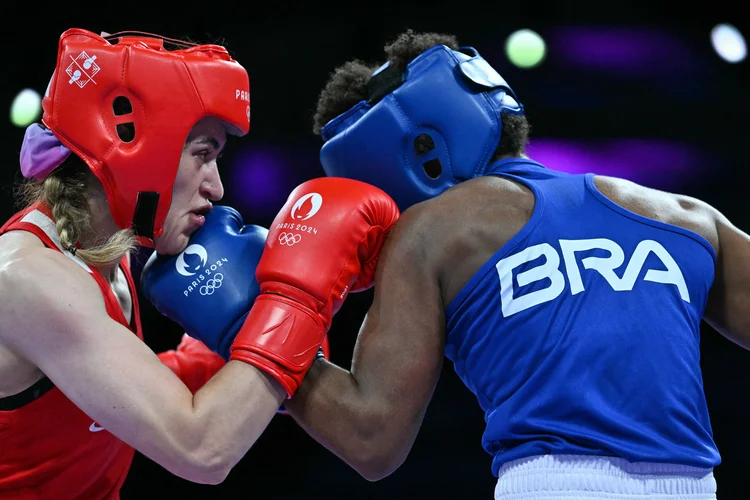 A paulista Jucielen Romeu foi derrotada neste domingo pela turca Esra Ylidiz e ficou sem medalha (AFP)