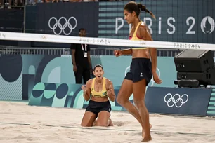Imagem referente à matéria: Ana Patrícia e Duda avançam para as quartas do vôlei de praia das Olimpíadas; veja como foi o jogo