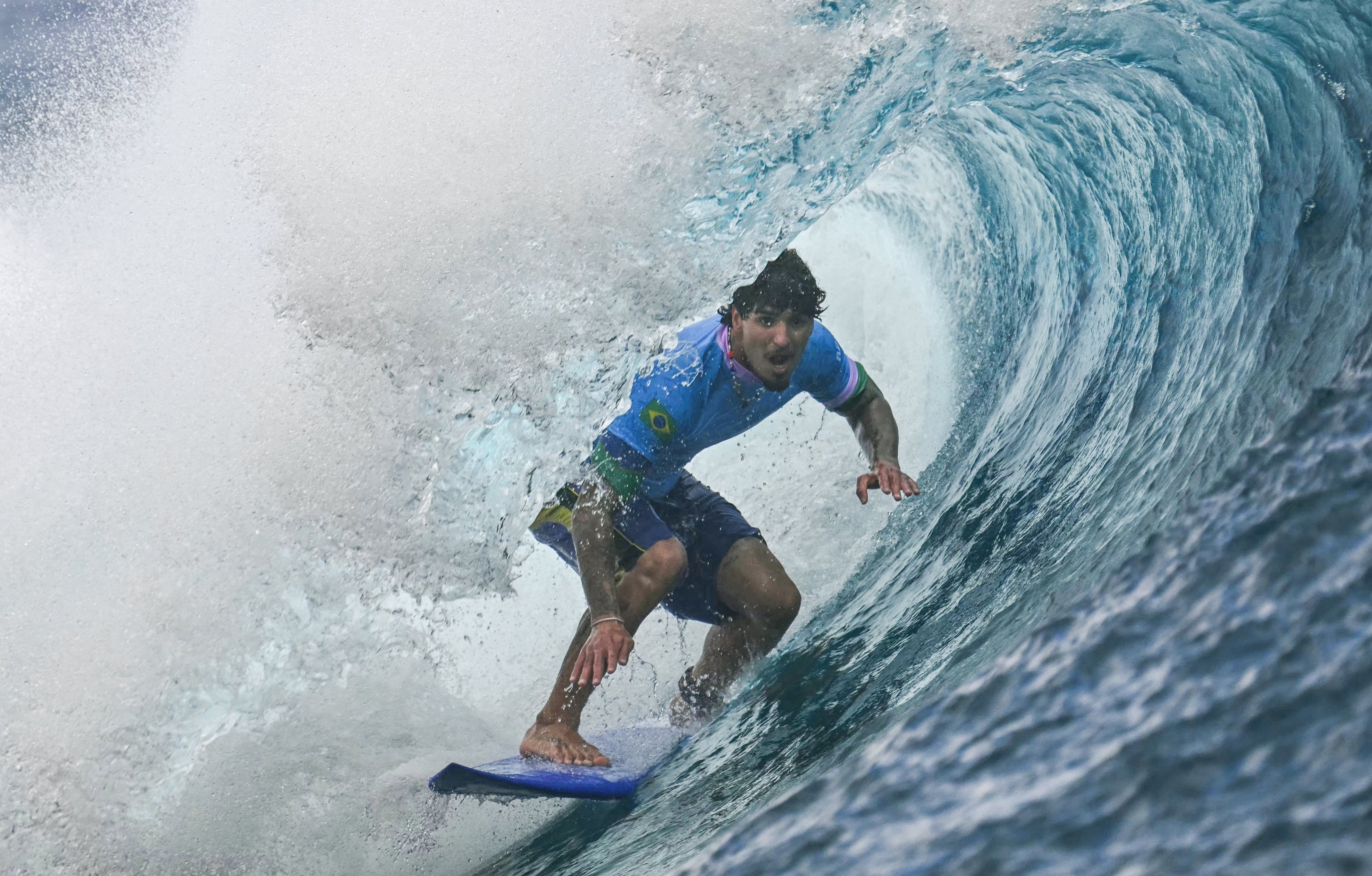 Gabriel Medina lesiona ombro e perde temporada 2025 da WSL