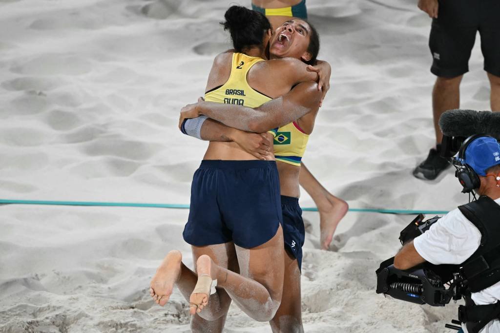 Ana Patrícia e Duda batem a Austrália e Brasil vai para a final do vôlei de praia nas Olimpíadas