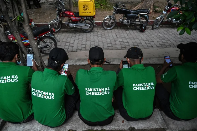 População do Paquistão tem reportado lentidão incomum na navegação de internet no país. (Aamir QURESHI / AFP/AFP)