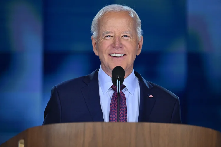 Joe Biden, durante ensaio no palco da Convenção Democrata, em Chicago (Saul Loeb/AFP)