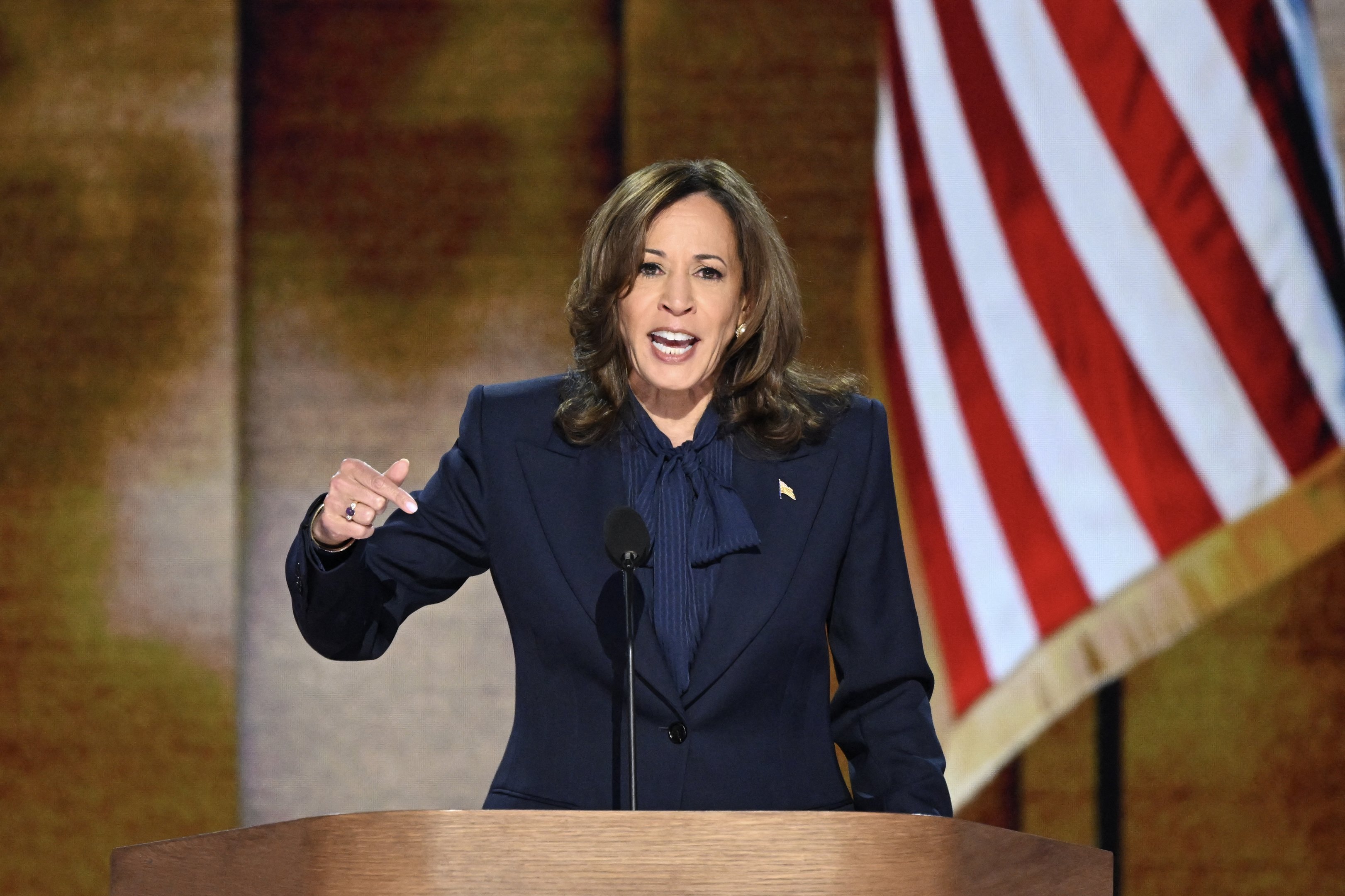 Sob os holofotes: Kamala Harris dá sua primeira entrevista como candidata