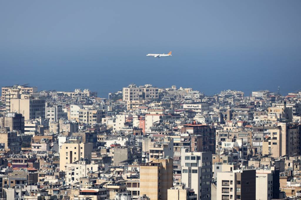 Em novo ataque, Israel bombardeia pela primeira vez centro de Beirute