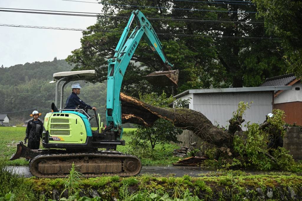 Tufão Shanshan avança enfraquecido em direção ao norte do Japão; ventos podem chegar a 126 km/h