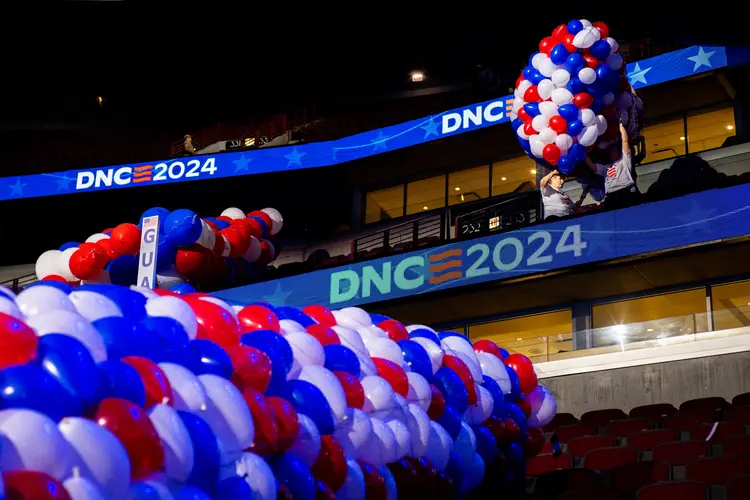 Palco da Convenção Democrata, em Chicago (Brandon Bell/AFP)