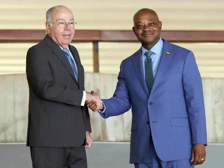 O ministro das Relações Exteriores, Mauro Vieira, recebe o ministro das Relações Exteriores da Colômbia, Luis Gilberto Murillo, no Palácio do Itamaraty (Antônio Cruz/Agência Brasil)