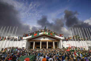 Imagem referente à matéria: Bangladesh: Exército e manifestantes devem definir governo interino após Parlamento ser dissolvido