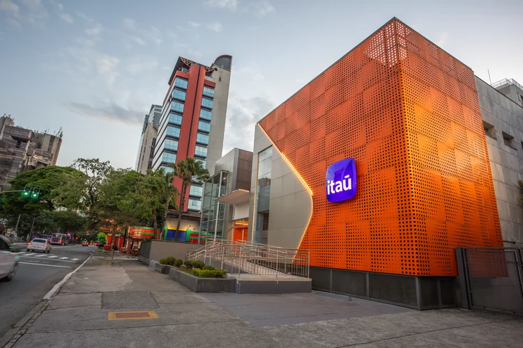 Agência do Itaú: banco registra lucro de R$ 10,7 bilhões no 3º trimestre (Itaú/Divulgação)