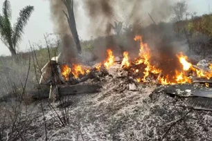 Imagem referente à matéria: Avião de pequeno porte cai em fazenda na zona rural de Mato Grosso