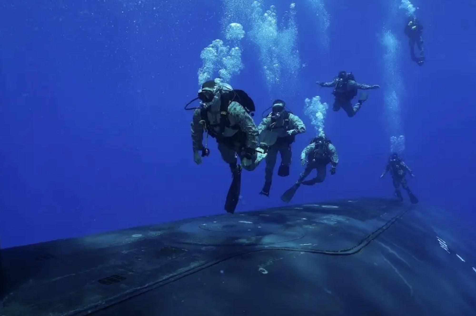 Marinha dos EUA faz treinamento para eventual ataque do Irã