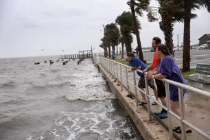 Imagem referente à matéria: Tempestade Debby ganha força e sobe para categoria 1 de furacão antes da chegada à Flórida