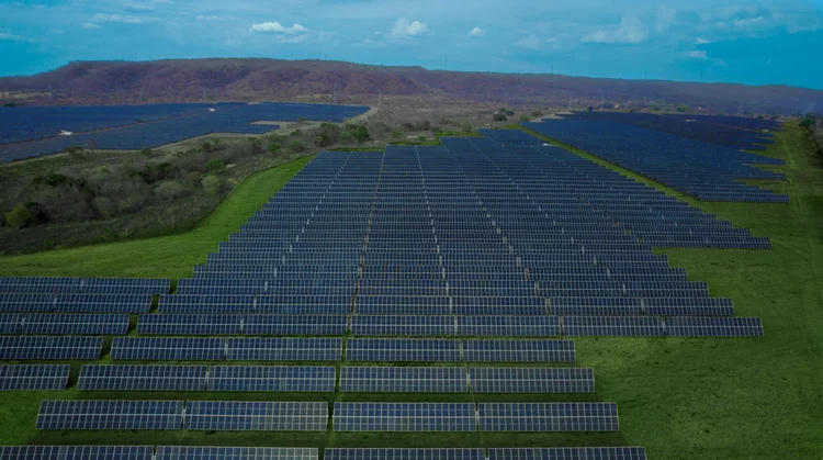 Planta de Energia Solar da Atlas Renewable Energy em Pirapora (MG) (Vinicius Dal Colletto/Divulgação)