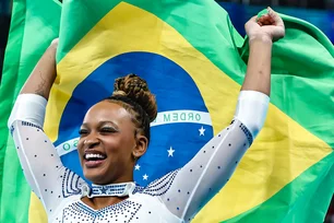 Imagem referente à matéria: Quanto Rebeca Andrade já ganhou nas Olimpíadas? Com ouro, ginasta se aproxima de R$ 1 milhão
