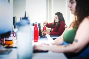Imagem referente à matéria: ‘Não ouça tudo o que te dizem’: como dois jovens construíram uma startup avaliada em US$ 1 bilhão
