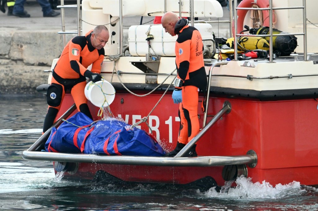 Mergulhadores encontraram os corpos de cinco dos seis desaparecidos no naufrágio do iate em Porticello