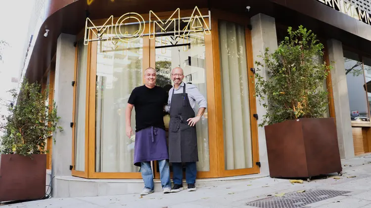 Paulo Barros e Salvatore Loi, sócios do Modern Mamma Osteria. (Pedro Shutter/Divulgação)