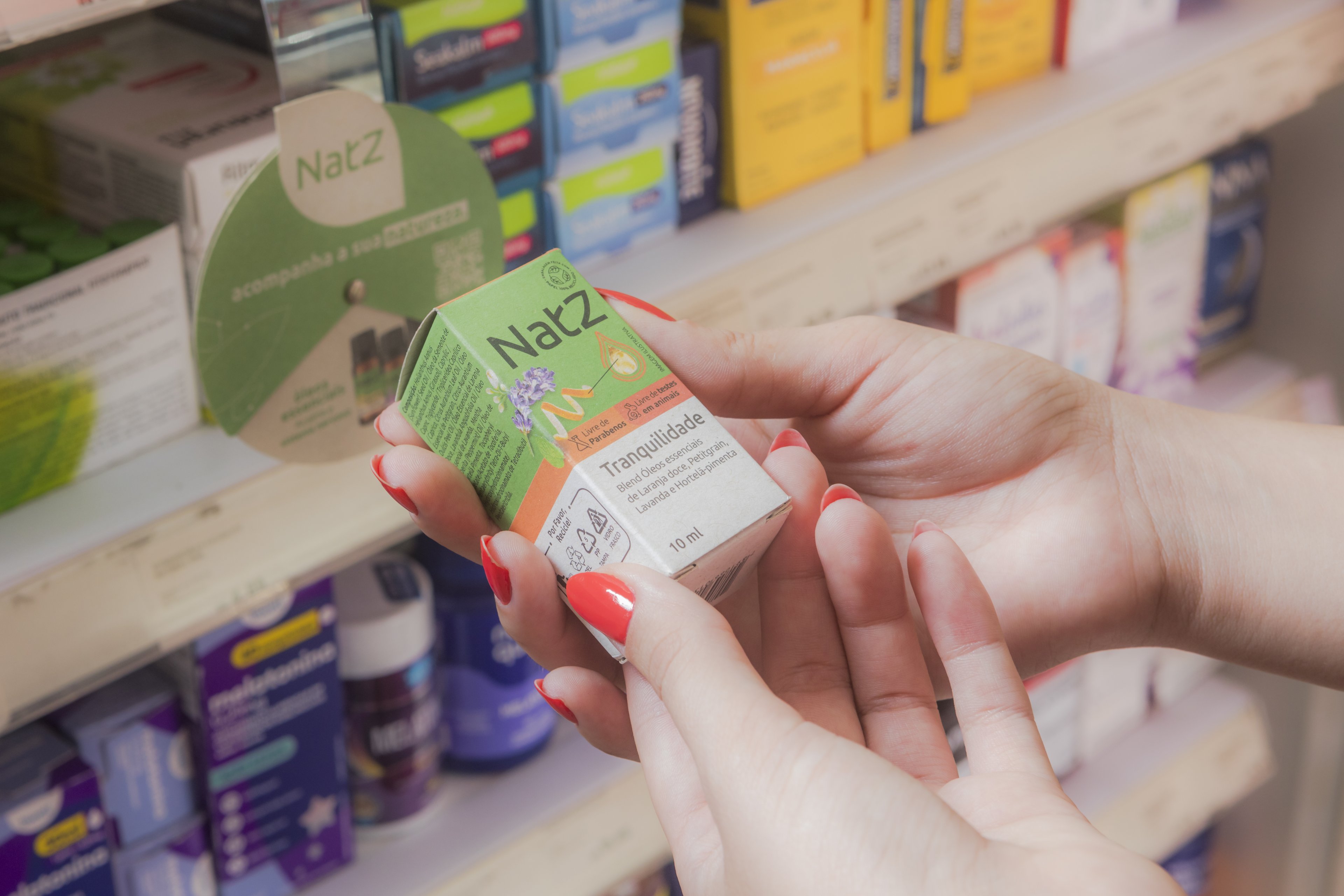 Caixas de medicamentos coletadas em farmácias da RD Saúde viram embalagens de linha 'natureba'