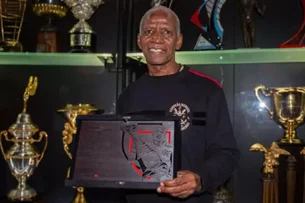 Morre Adílio, um dos principais jogadores da história do Flamengo, aos 68 anos