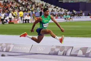 Imagem referente à matéria: Almir dos Santos faz 5ª melhor marca e coloca o Brasil na final do salto triplo após 16 anos