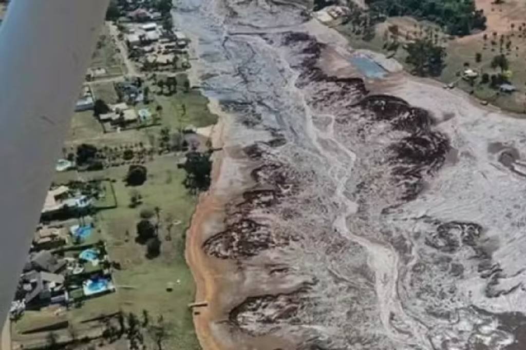 Barragem de represa em condomínio de luxo no MS rompe