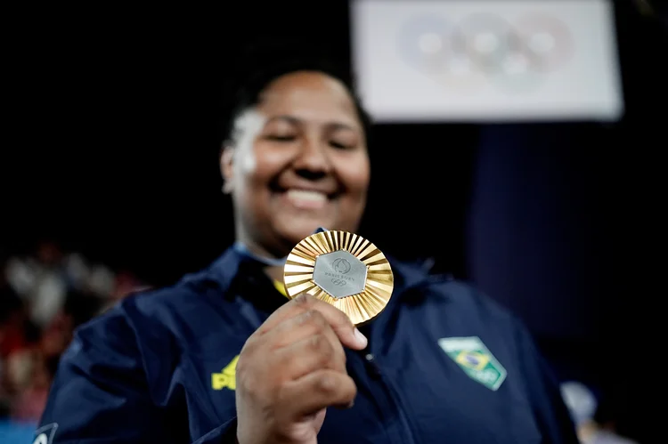 Brasileira Beatriz Souza conquistou medalha de ouro em Paris (Alexandre Loureiro/COB)