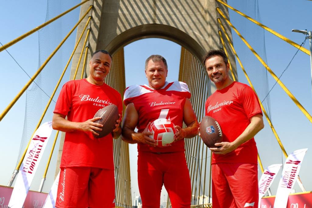 Com field goal da Ponte Estaiadinha, Budweiser estreia campanha para o 1º jogo da NFL no Brasil