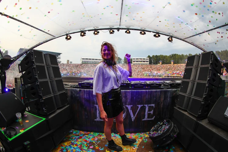 A rainha do techno, Charlotte de Witte, será a DJ a encerrar o Tomorrowland Brasil 2024 (Divulgação/Tomorrowland)