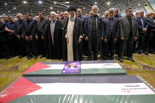 Milhares se reúnem na maior mesquita do Catar para o funeral do líder do Hamas