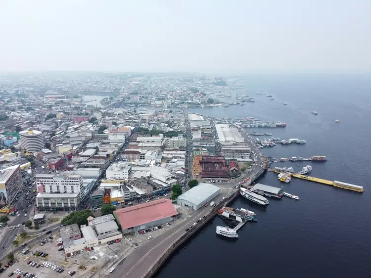 Disseminação: cientistas associam esses e outros fenômenos extremos, como o que se vê em Manaus, ao aquecimento global (AFP Photo)