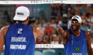 Evandro e Arthur Lanci avançam para quartas do vôlei de praia