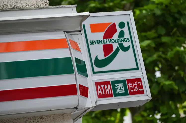 7-Eleven, parte da holding Seven & i, agora faz parte de uma lista de empresas 'essenciais' para a segurança do Japão. (Richard A. Brooks/AFP)