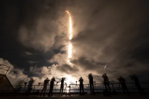 Quem é o bilionário enviado ao espaço em missão histórica da SpaceX?