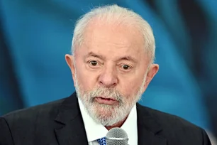 Imagem referente à matéria: Após se acidentar e cancelar ida à cúpula do Brics, Lula vai ligar para Putin