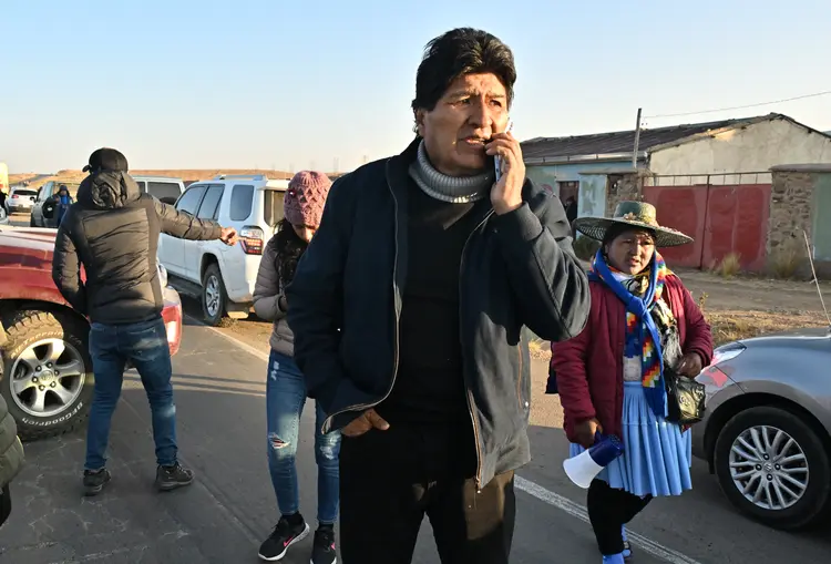 Evo Morales, ex-presidente da Bolívia, durante marcha em Ayo Ayo (Aizar Raldes/AFP)