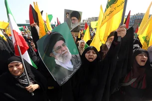 Khamenei declara 5 dias de luto por Nasrallah e alerta para golpes duros contra Israel