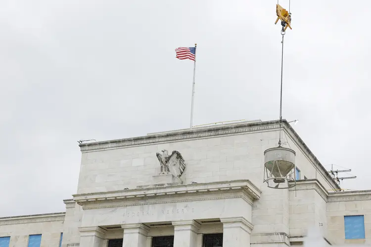 Fachada do Fed em Washington; banco deve começar ciclo de redução de juros ((Photo by Anna Moneymaker / GETTY IMAGES NORTH AMERICA / Getty Images via A)