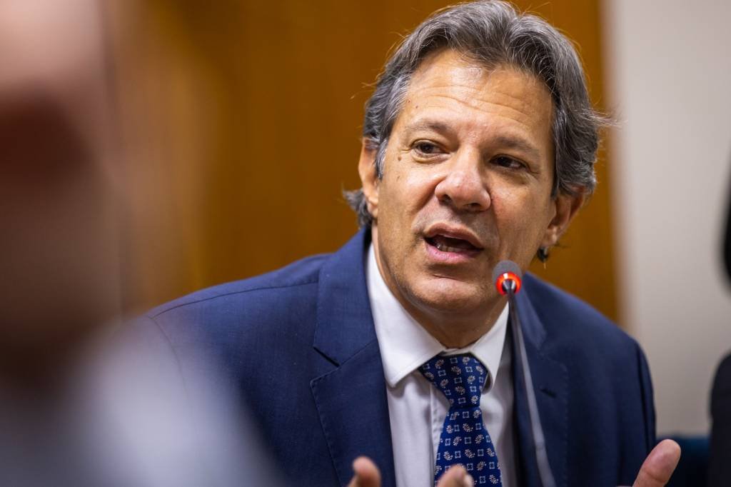 Não acho elegante dizer o que o BC tem que fazer, diz Haddad sobre possível alta da Selic