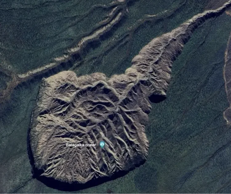 O buraco triplicou de tamanho entre 1991 e 2018, de acordo com o US Geological Survey (Google Earth)