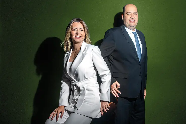 Juliana Megid e Marcus Sanchez, da EMS: nova fábrica vai produzir a semaglutida, insumo de remédios para diabetes e obesidade como o Ozempic (Leandro Fonseca/Exame)