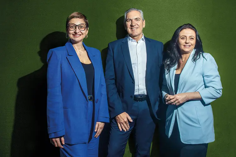 Cristina Riggenbach (diretora Jurídica e Ética), Eduardo Sattamini (presidente da Engie Brasil) e Luciana Nabarrete (diretora de Pessoas, Processos e Sustentabilidade): energia 100% renovável  (Leandro Fonseca/Exame)