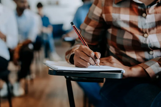 Imagem referente à notícia: Quem ganha e quem perde com a nova regulação de ensino a distância