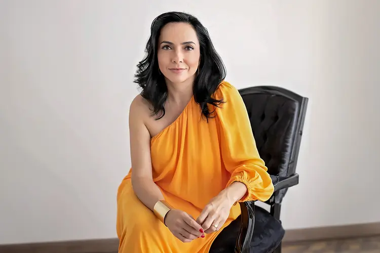 Izabella Camargo, jornalista: “Entendo que a principal causa de burnout hoje não está mais na falta de informação, mas na não capacidade de comunicação entre o líder e o liderado" (Izabella Camargo/Divulgação)